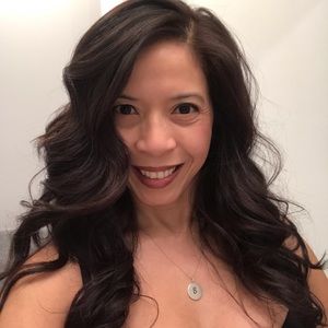 Meet your Posher, Llaura